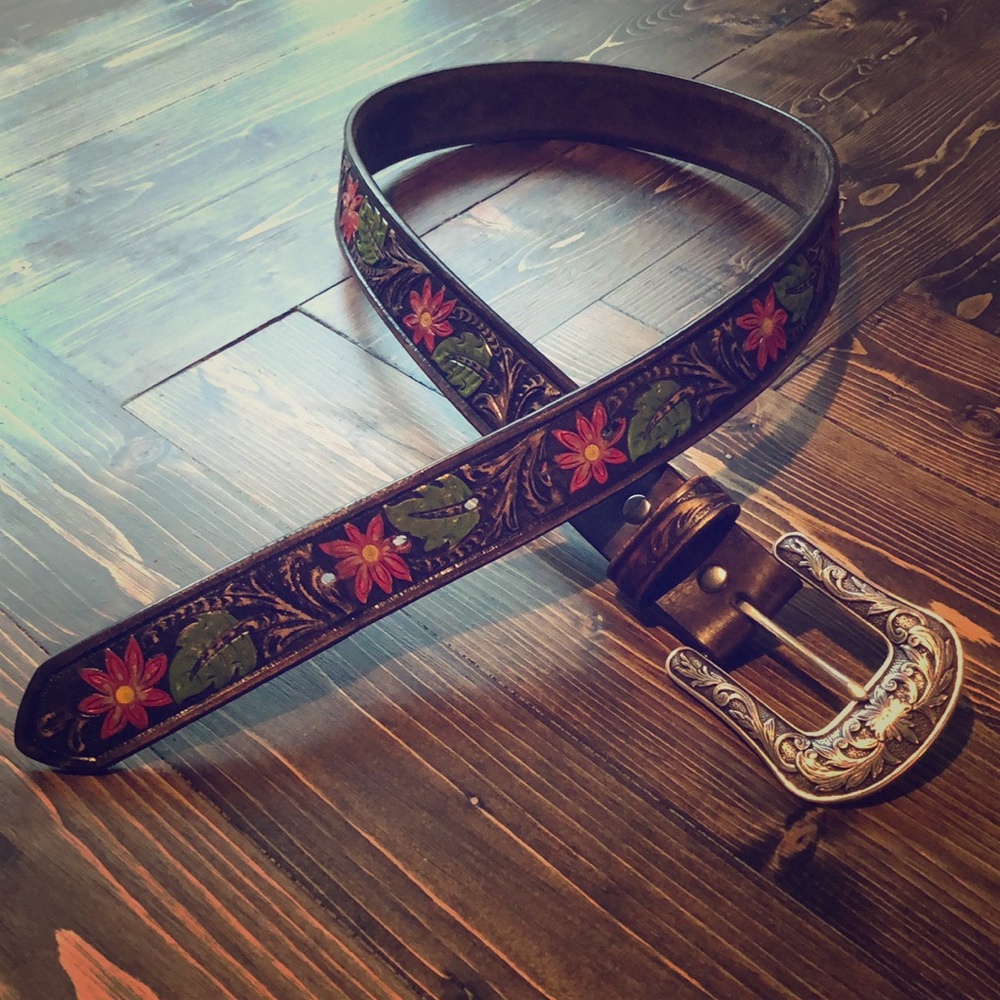 Ariat flower belt